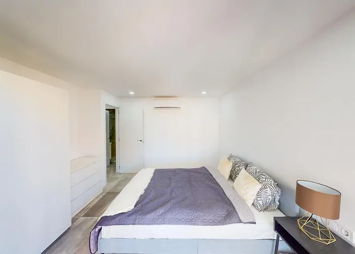 Las Palmeras - Best Location Cozy Apartment