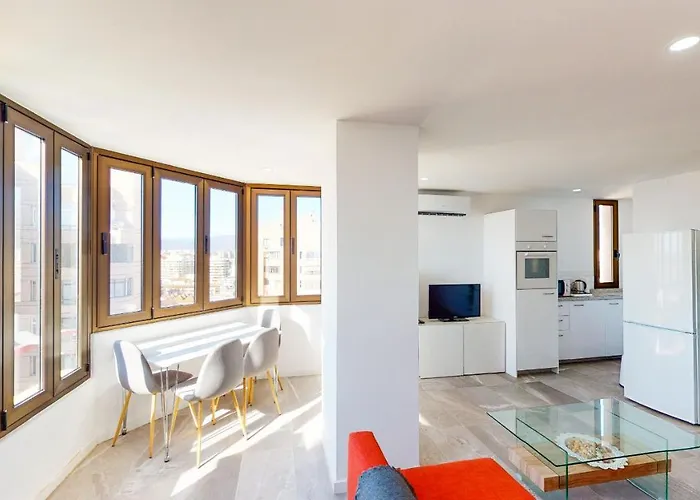 Las Palmeras - Best Location Cozy Apartment